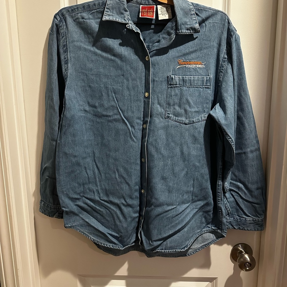 Red Oak Blue Denim Button-Up Shirt sz L